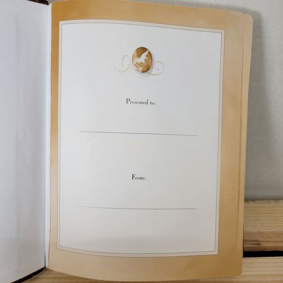 BOOK Jesus Calling 365 Day Devotional by Sarah Young in Imitation Leather - Picture 3 of 5